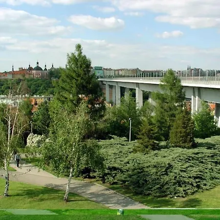 Near Muzeum 1